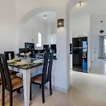 Wonderful Apartment With Prime Location & Pool
